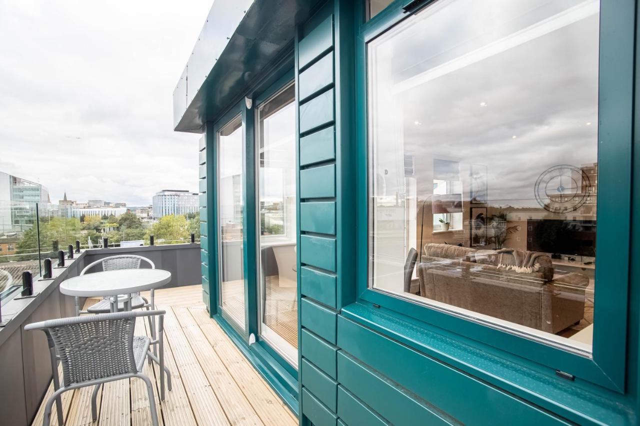 Two Bed Flat With Wrap Around Terrace Near Legoland, Windsor, Tube Station Apartment Слау Екстериор снимка